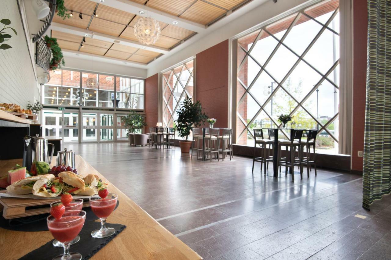 Borlänge Quality Hotel Galaxen מראה חיצוני תמונה